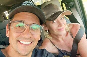 “¡Bienvenida mi amor!”: Rafael Araneda y Marcela Vacarezza tuvieron emotivo reencuentro con su hija en Miami