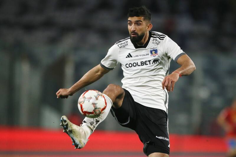 Emiliano Amor con Colo Colo en el Estadio Monumental