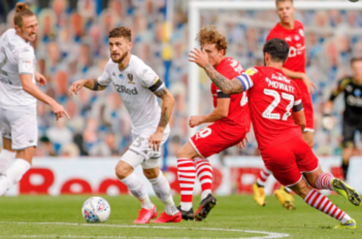 Video: Un gol en contra le da la ventaja al Leeds de Bielsa ante al Barnsley