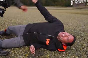 En un baño termal y con caída incluída: Pancho Saavedra cierra temporada de "Lugares que Hablan" con divertido chascarro