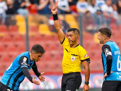 “Miramos la repetición, súper dudoso”: en Huachipato reclaman tras polémico arbitraje frente a la UC