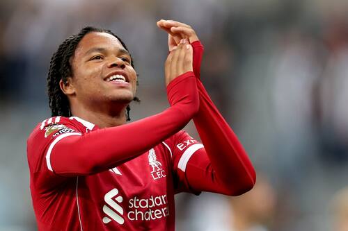 Tiene 16 años y entró a la historia de la Premier League: “Ya se lo dije, todo empieza ahora”