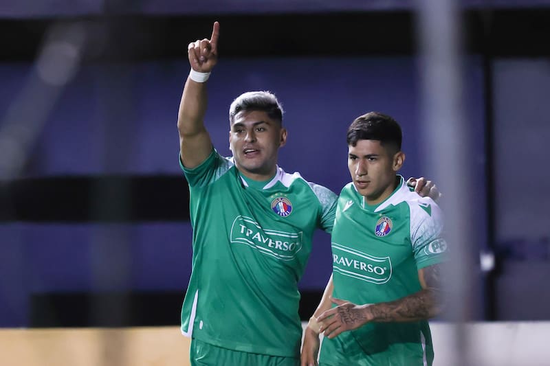 El lateral izquierdo está en el radar de Colo Colo y Universidad de Chile. Foto: Aton.