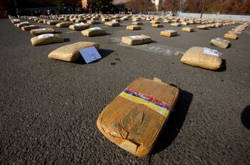 Cayó "Banda de la Casa Club": vendían droga a través de un muro en domicilio fortificado de Peñaflor