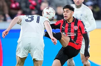 La U mira de reojo: Darío Osorio, en la lista de transferibles tras eliminación del Midtjylland