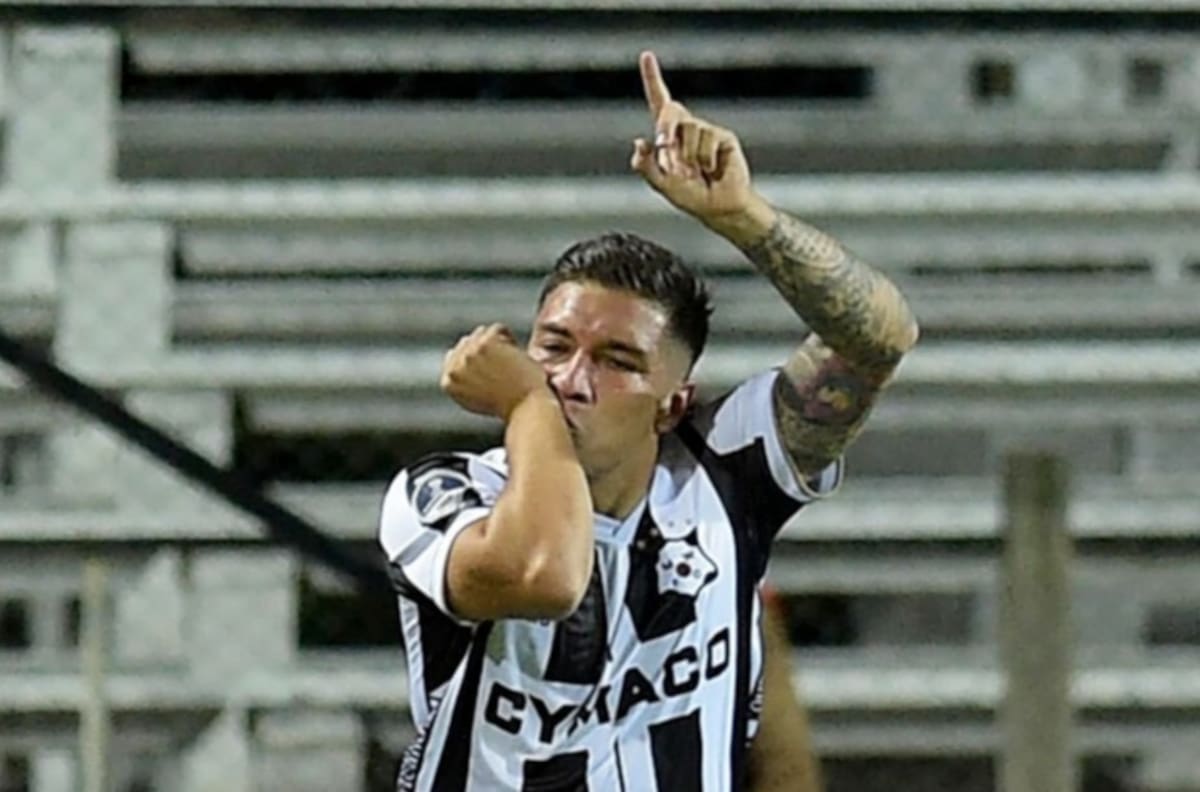 Peñarol tendría en la mira a Christian Bravo como posible refuerzo