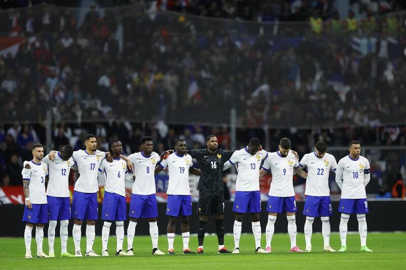Tres jugadores salieron de fiesta. EFE/EPA/GUILLAUME HORCAJUELO
