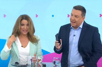 "¿Será porque lo compré en el Bío Bío?": Julio César Rodríguez bromeó sobre el cambio de hora de los celulares que afectó a Roberto Cox y Monserrat Álvarez
