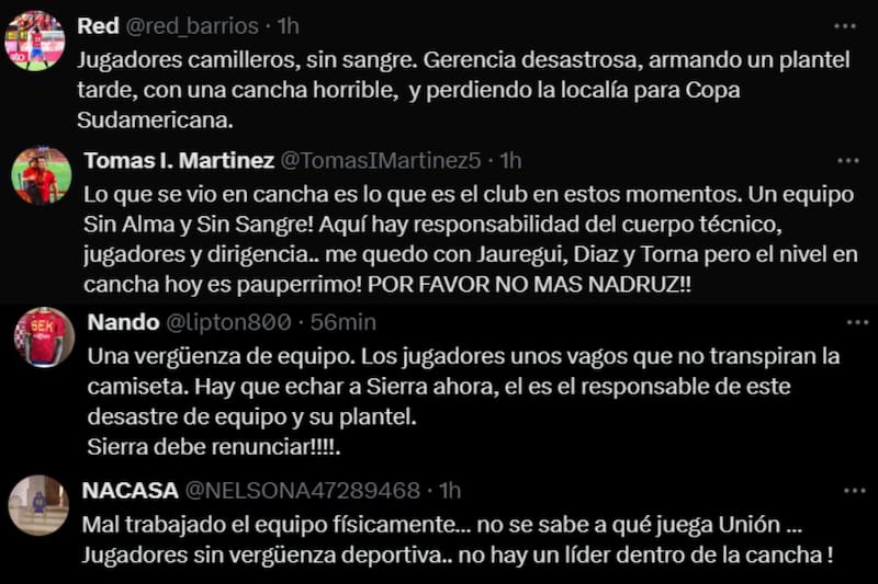 Los seguidores arremeten contra los futbolistas y el entrenador.