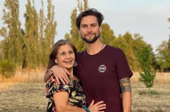 “Here we are with my mom": Jean Philippe Cretton registró una tierna y particular conversación en inglés junto a su madre