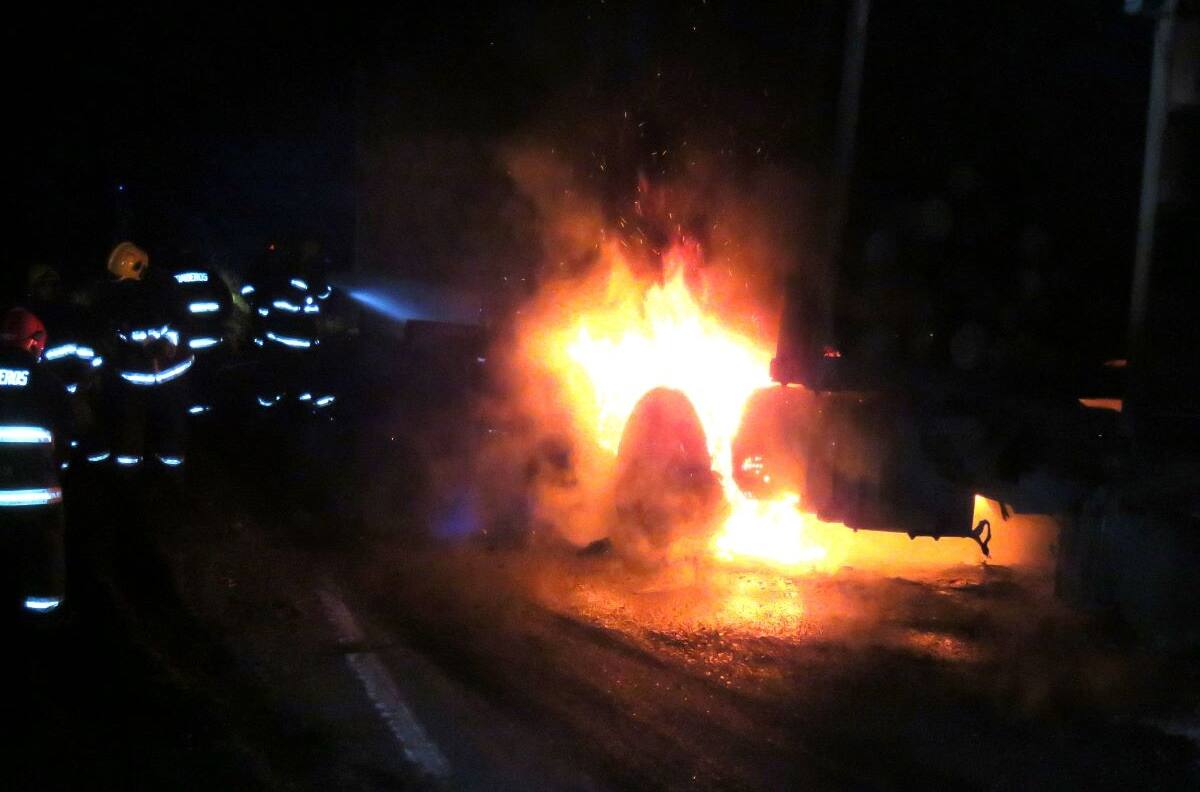 VIDEO | Ataque incendiario en Vilcún: Encapuchados quemaron central hidroeléctrica