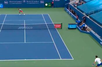 Dejó parado a Raonic: La espectacular devolución de Novak Djokovic