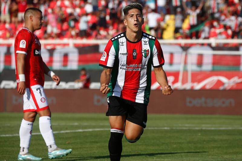 El volante en el duelo entre Palestino y Unión La Calera. Foto: Aton.