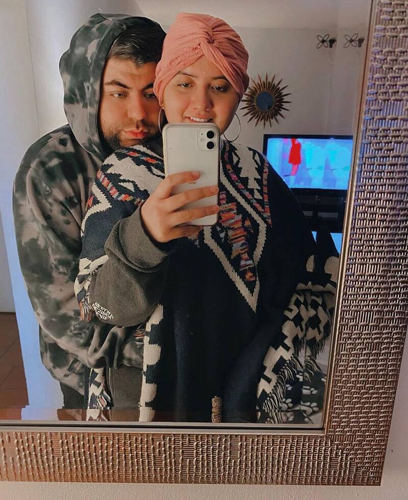 Danika Flores y su pareja