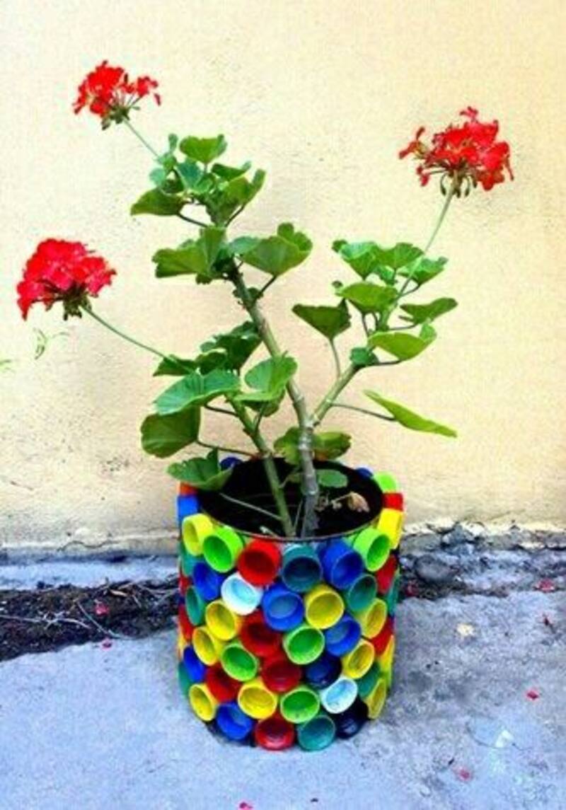 Las tapas de botellas ya no tienen por qué ser un desperdicio ni un daño al medioambiente. | Foto: Pinterest