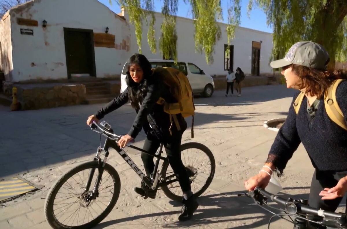 "Carmen Gloria Arroyo comprando la plaza": Pamela Díaz muestra la fuerte caída que sufrió la abogada en "Mochileros"