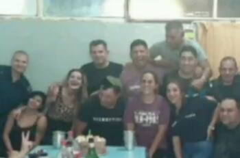 Argentina: dan de baja a 18 policías por fiesta clandestina en Fuerte Apache