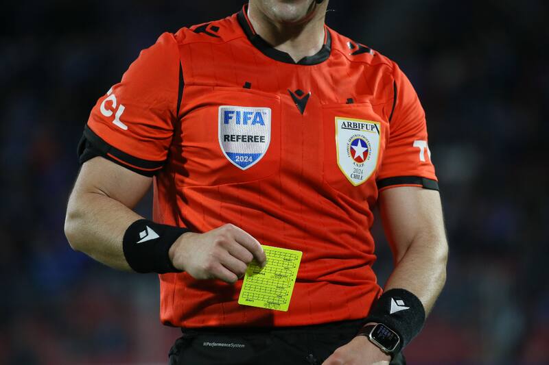 acusa que fue insultado por ex dirigente.