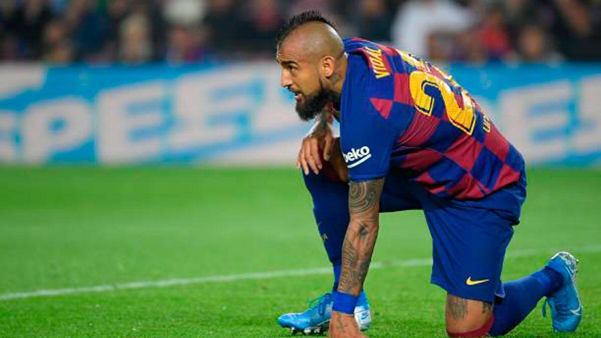 Eric Abidal y futuro de Arturo Vidal: "La decisión la tendrá él, pero tenemos que estar preparados"