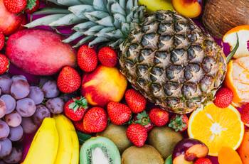Esta popular y económica fruta chilena puede ser clave para combatir virus respiratorios en invierno