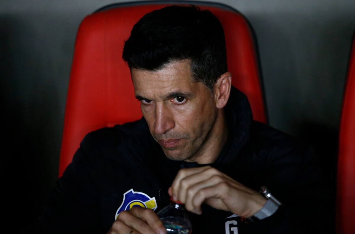Nuevo destituido: Gustavo Díaz dejaría la banca de Everton