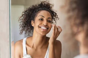 7 tips para que tu cara no brille y se vea siempre mate