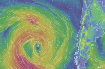 VIDEO | ¿Cómo se ve el ciclón que se aproxima a Chile?