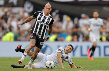 Jugó en el fútbol chileno y convenció a Eduardo Vargas de fichar en Nacional