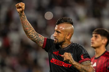 Javier Méndez le da un fuerte palo a todo Chile por el trato a Arturo Vidal