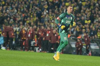 Tremenda atajada de Muslera que sacó aplausos en el Galatasaray
