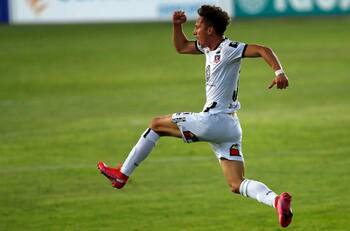 "Pollo" Véliz reveló el bajo sueldo de Luciano Arriagada en Colo Colo y lo comparó con el de Blandi