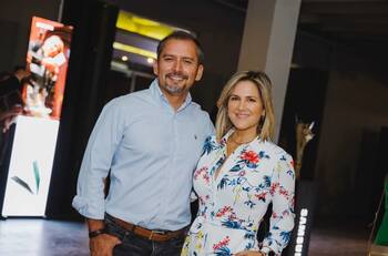 "Un besito para él": Michelle Adam fue sorprendida con romántico mensaje de su pareja, Marcelo Ortiz, en pleno "Meganoticias Amanece"