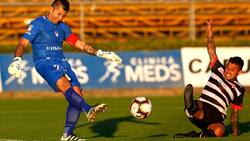 Va a la barra de la U y tiene el escudo tatuado, pero un representante no lo dejó llegar al club: “Tenía todo listo”