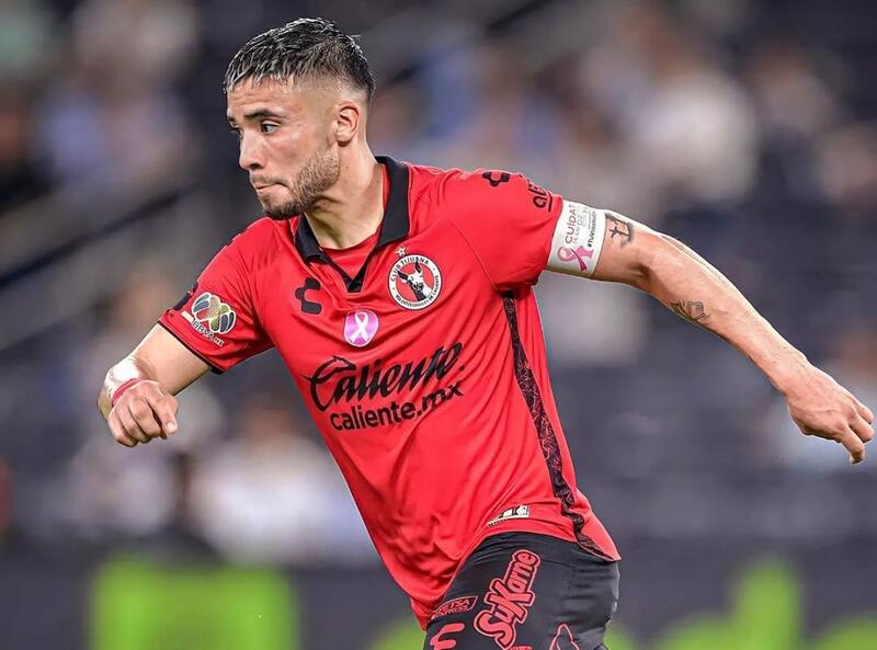 entre Colo Colo y Universidad de Chile.