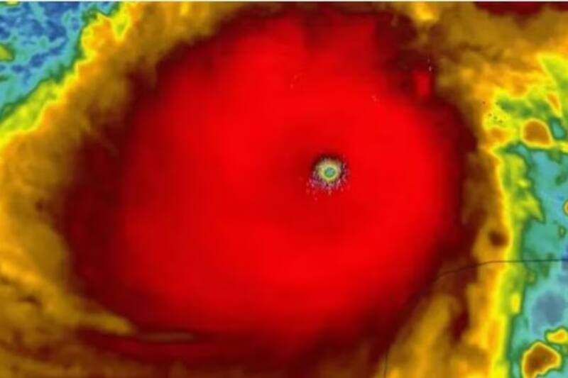 La caída de agua en gran magnitud junto con los suelos colapsados causarían grandes inundaciones nunca antes vistas.