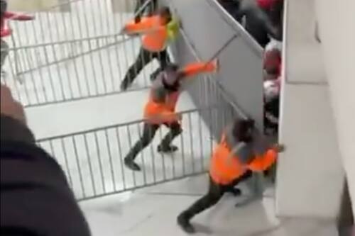 “¿Por qué no entraron con los chilenos?”: hinchas de Independiente explotan tras nuevo caos en Avellaneda