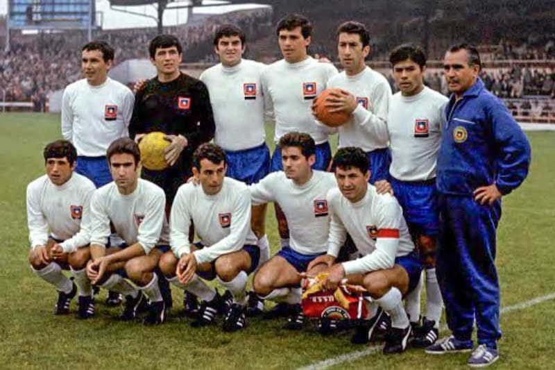 Así formó el equipo mundialista, capitaneado por Leonel Sánchez.