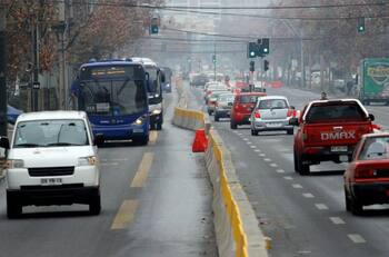 21 de mayo: ¿Cuáles son los cortes de calles y desvíos de tránsito este domingo en Santiago?