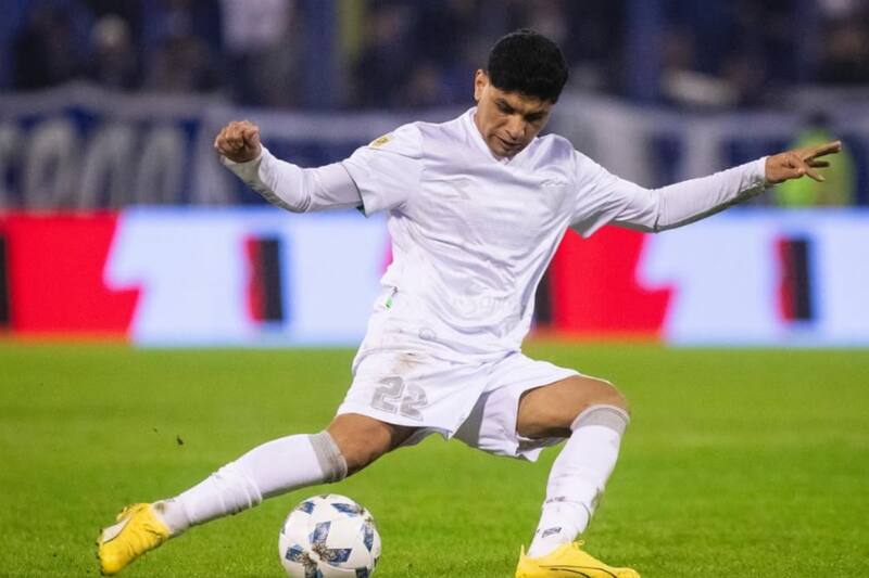 jugando por Vélez Sarsfield en Argentina.