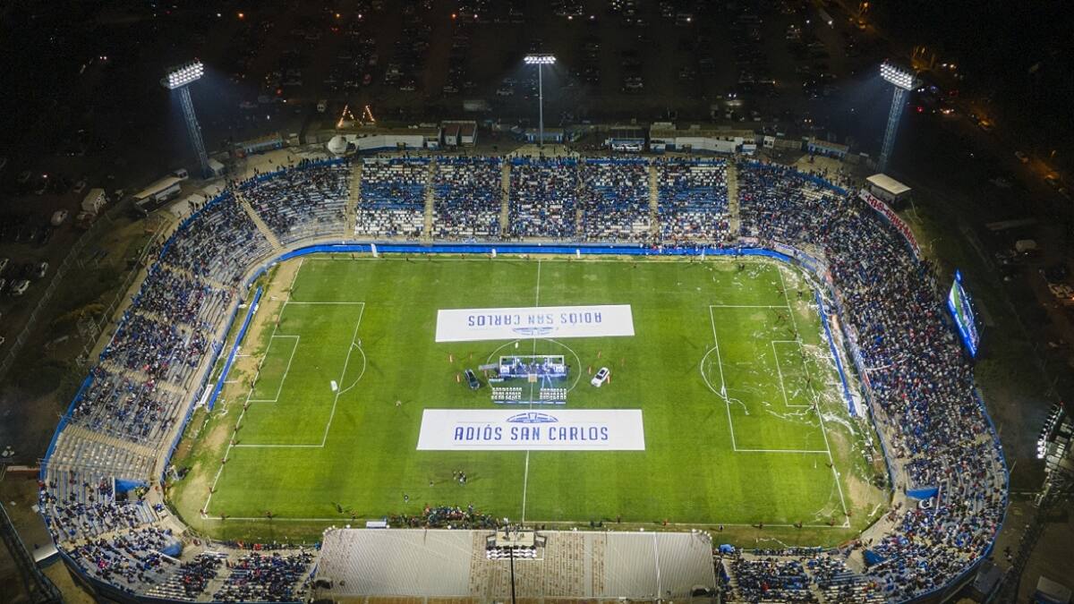 FOTOS | El irreconocible frontis del estadio San Carlos de Apoquindo en pleno proceso de remodelación