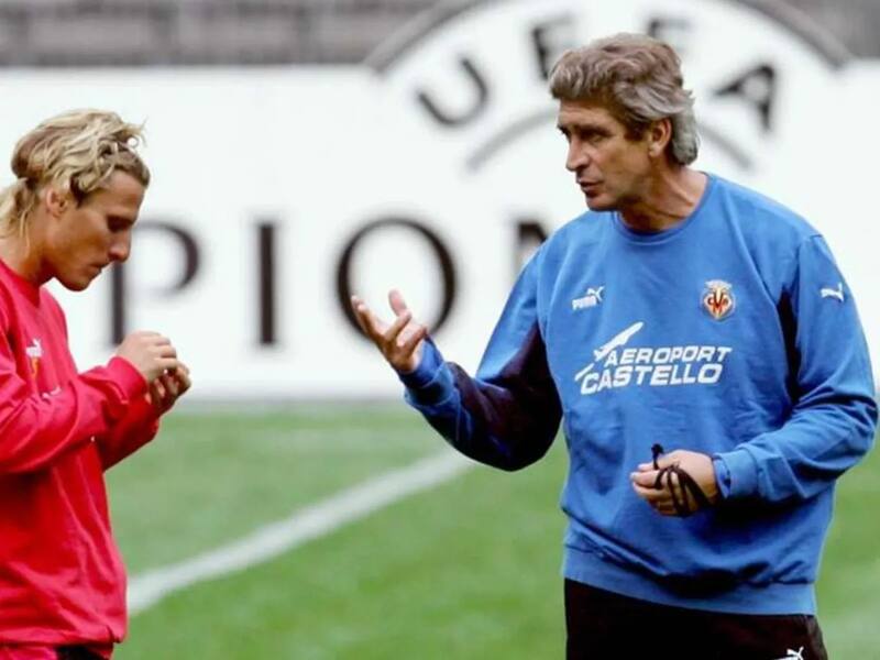 El entrenador chileno dirigiendo en el Villareal