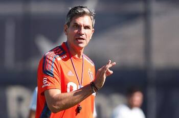 Puertas cerradas para la U: refuerzo extranjero pretendido por Mauricio Pellegrino fue declarado "intransferible" por su club
