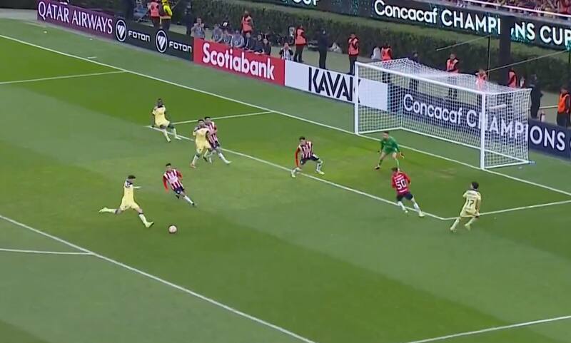 anotó un verdadero golazo en la contundente victoria de América ante Chivas.