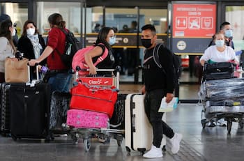 Médico intensivista: “Cada 12 o 15 minutos se muere un paciente de Covid-19 en Chile”