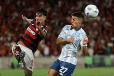 Erick Pulgar y Flamengo se hicieron fuertes de local y vencen a Racing en Copa Libertadores