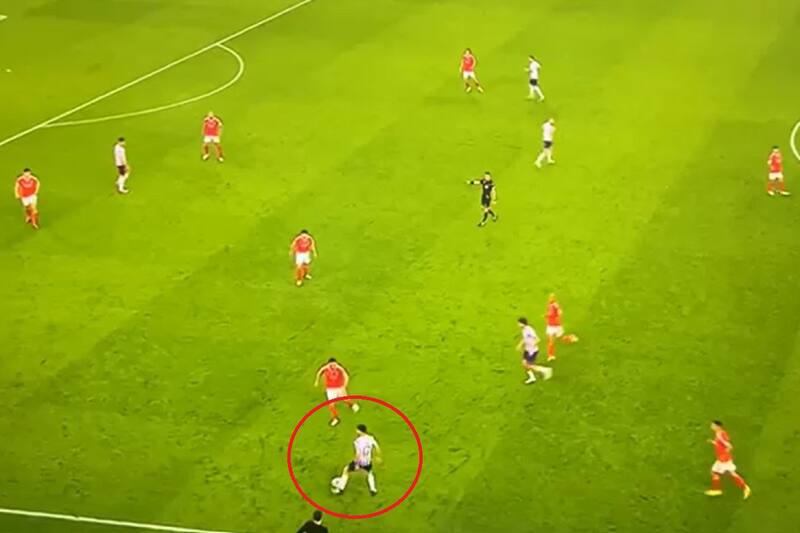 hizo un caño a Ángel Di María en partido de Toulouse.