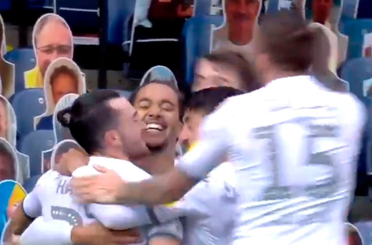 Llegó el segundo: Hélder Costa estiró la ventaja del Leeds sobre Stoke City