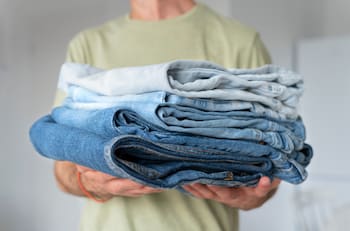 Olvídate del desorden: Aprende a doblar la ropa de forma correcta para ocupar menos espacio