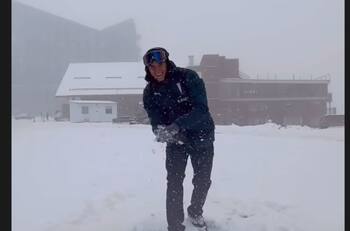 Para despejarse: Jader Gentil fue a disfrutar de la nieve en su día libre