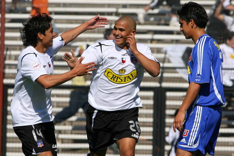 Humberto Suazo y Matías Fernández, dos figuras de aquel triunfo de Colo Colo ante la U en el Superclásico del Torneo de Clausura 2006.